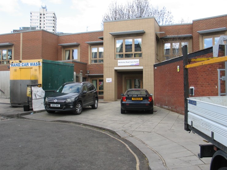 Poor relation ship entrance